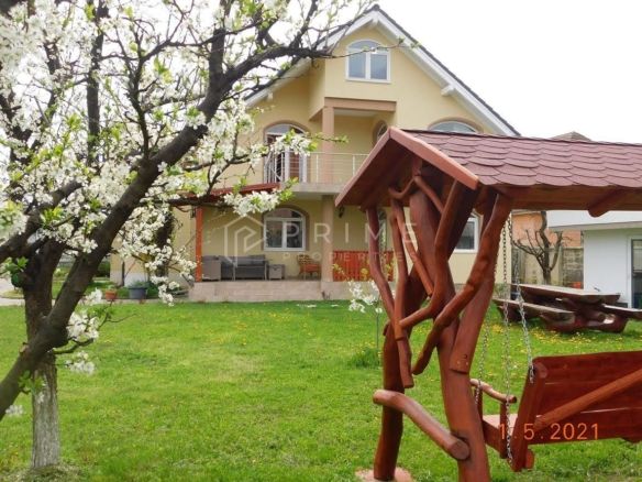 Reședință de lux cu potențial comercial –zonă Băi, Sângeorgiu de Mureș