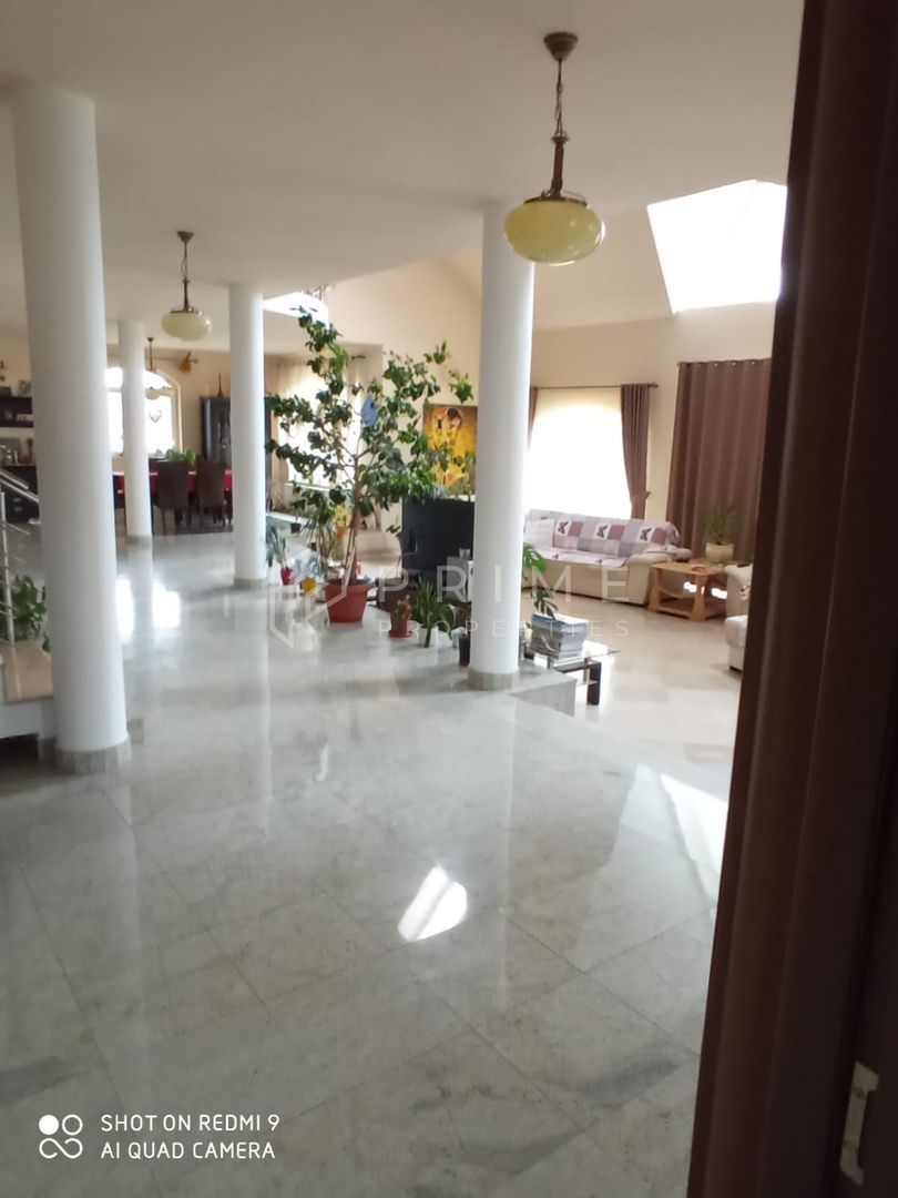 Reședință de lux cu potențial comercial –zonă Băi, Sângeorgiu de Mureș