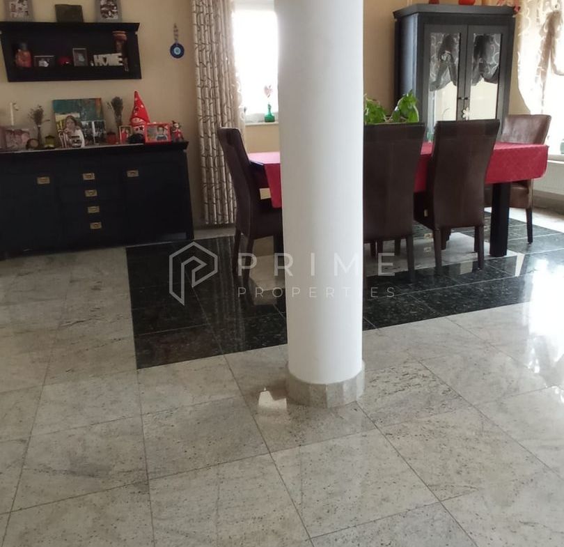 Reședință de lux cu potențial comercial –zonă Băi, Sângeorgiu de Mureș