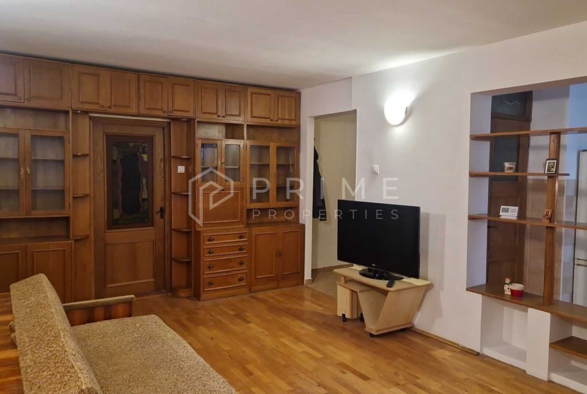 Apartament 3 camere – proaspăt renovat – zona 7 Noiembrie