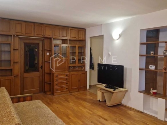 Apartament 3 camere – proaspăt renovat – zona 7 Noiembrie