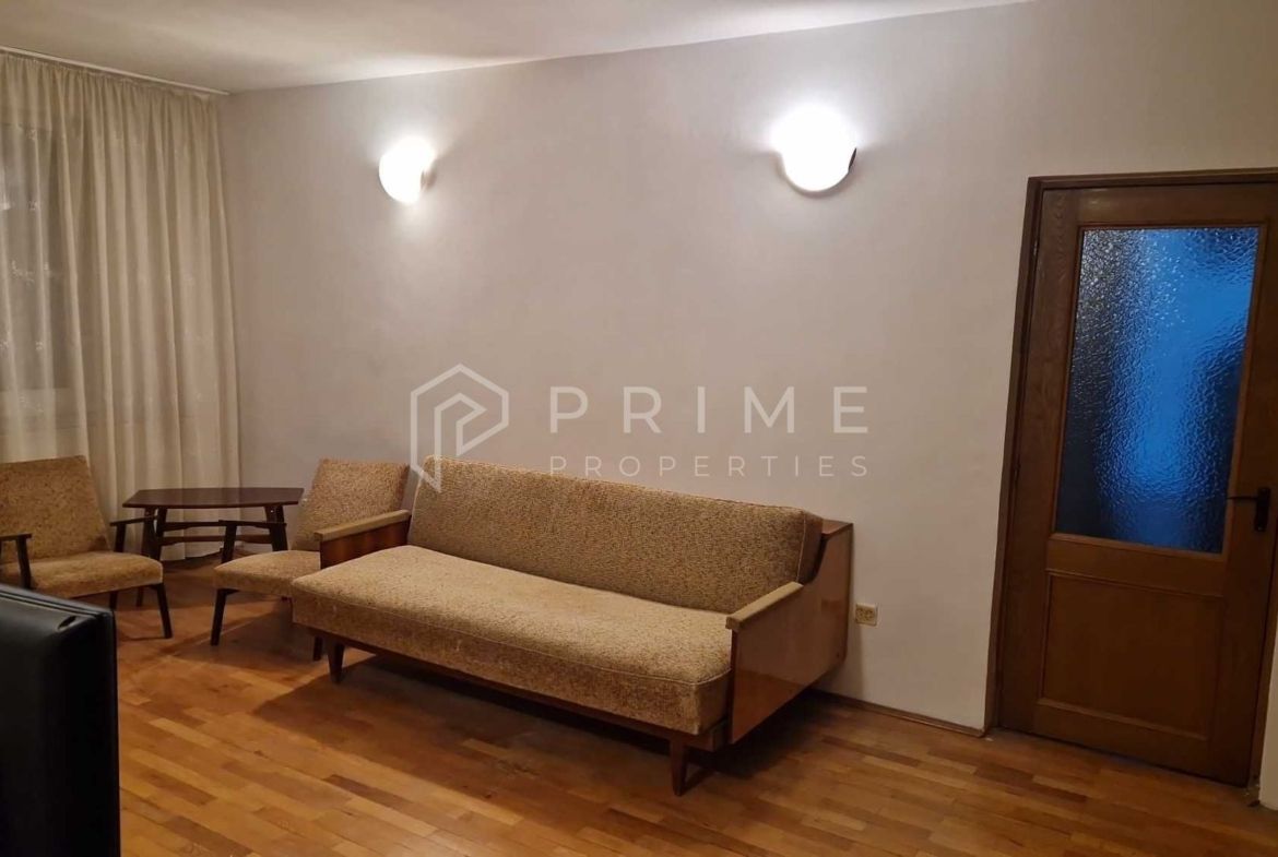 Apartament 3 camere – proaspăt renovat – zona 7 Noiembrie