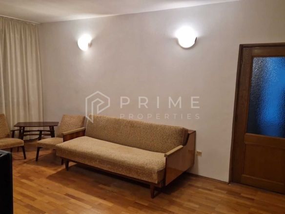 Apartament 3 camere – proaspăt renovat – zona 7 Noiembrie