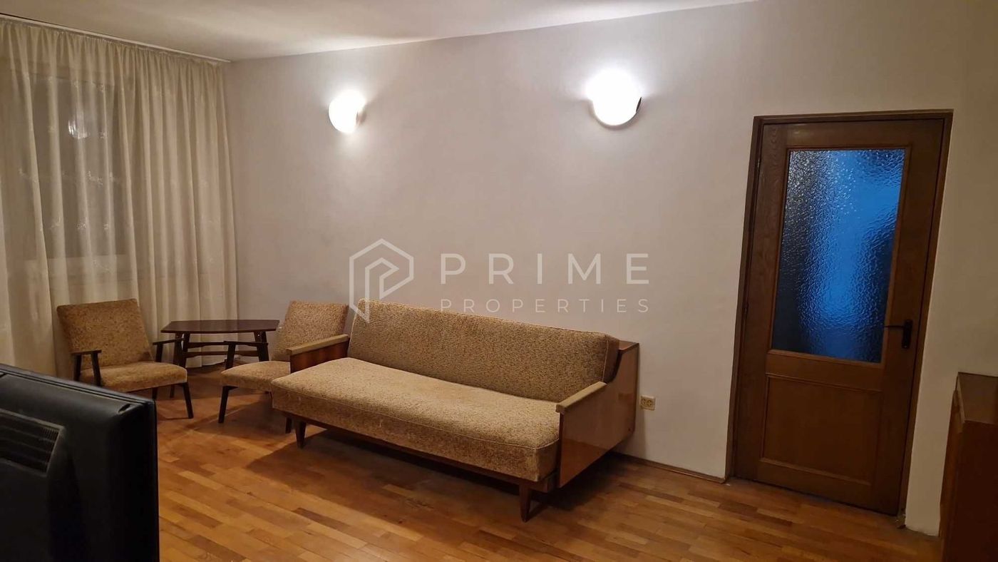 Apartament 3 camere – proaspăt renovat – zona 7 Noiembrie