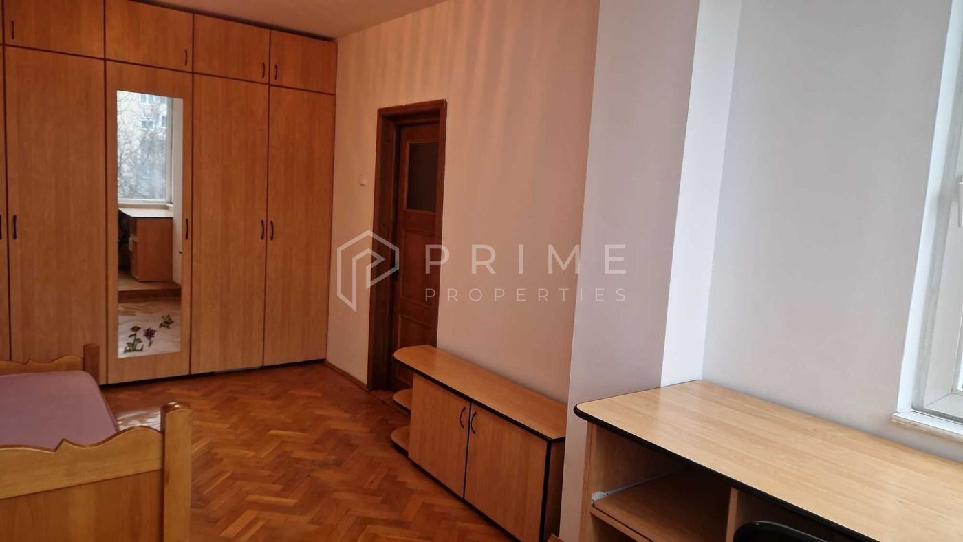 Apartament 3 camere – proaspăt renovat – zona 7 Noiembrie