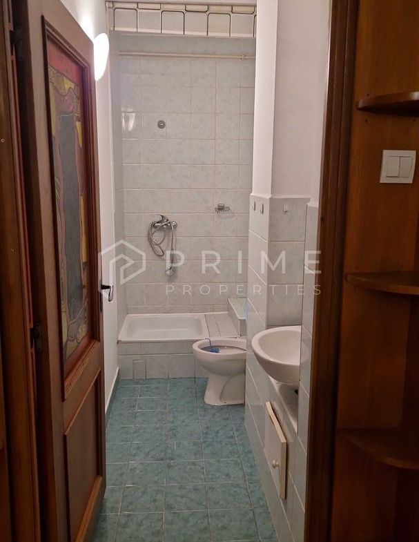 Apartament 3 camere – proaspăt renovat – zona 7 Noiembrie