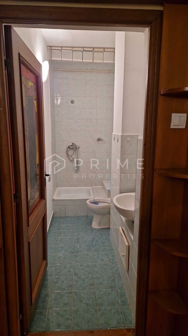 Apartament 3 camere – proaspăt renovat – zona 7 Noiembrie