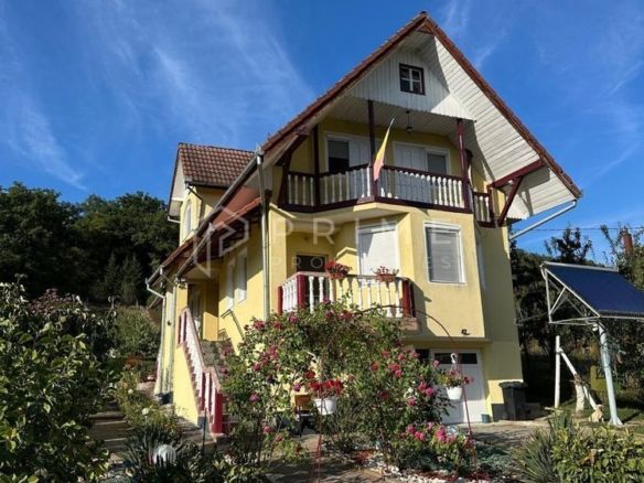 Casă spațioasă de vânzare – Corunca, zona Vatman