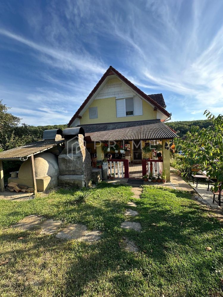 Casă spațioasă de vânzare – Corunca, zona Vatman