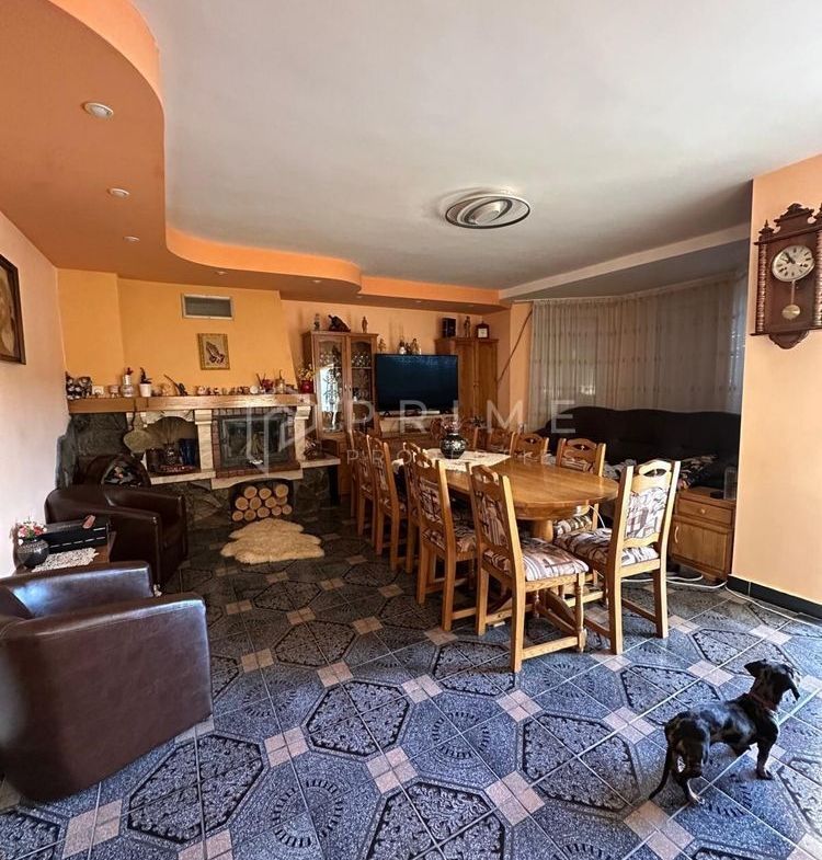 Casă spațioasă de vânzare – Corunca, zona Vatman