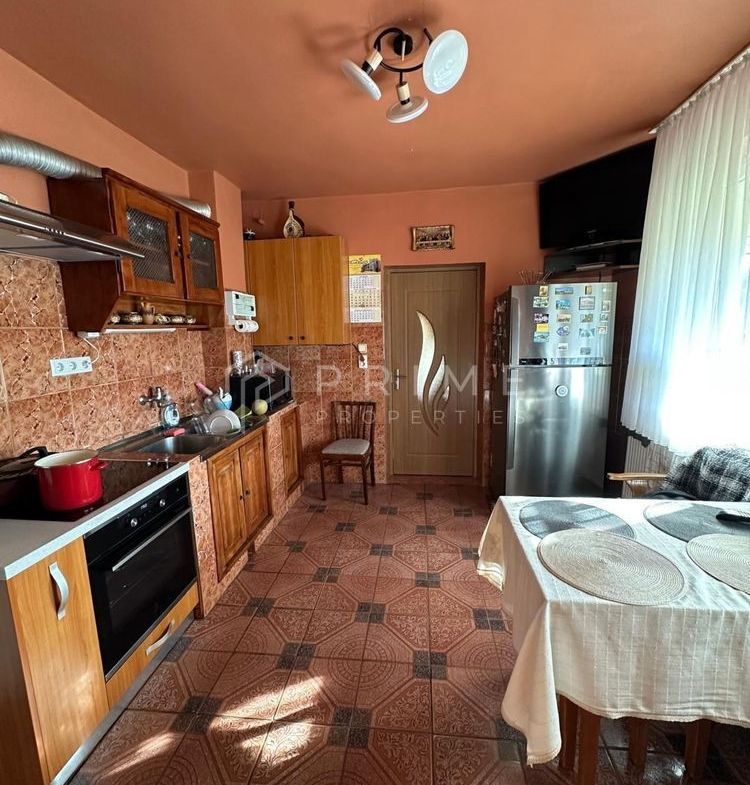 Casă spațioasă de vânzare – Corunca, zona Vatman