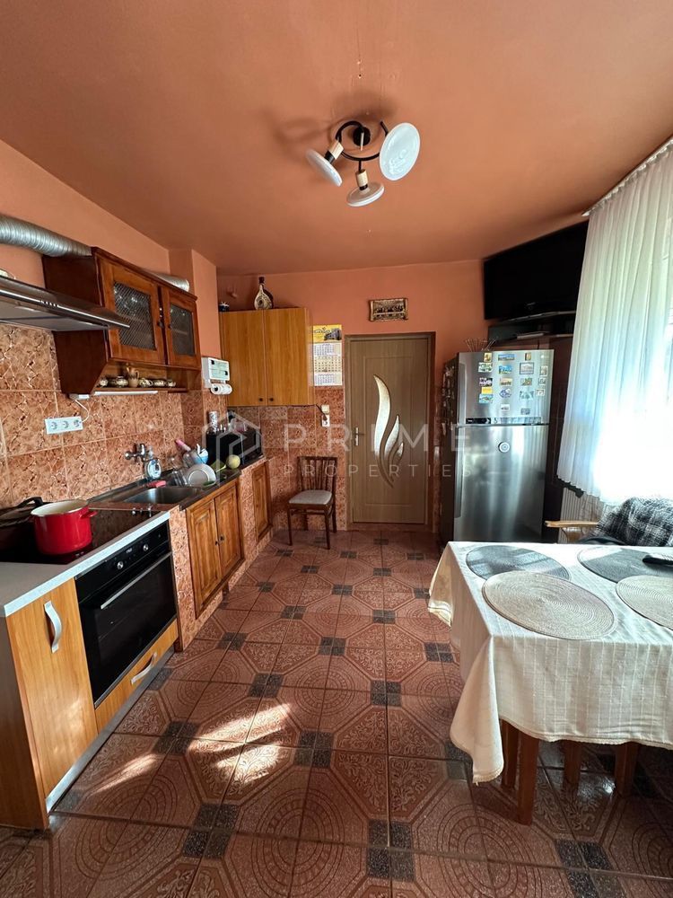 Casă spațioasă de vânzare – Corunca, zona Vatman