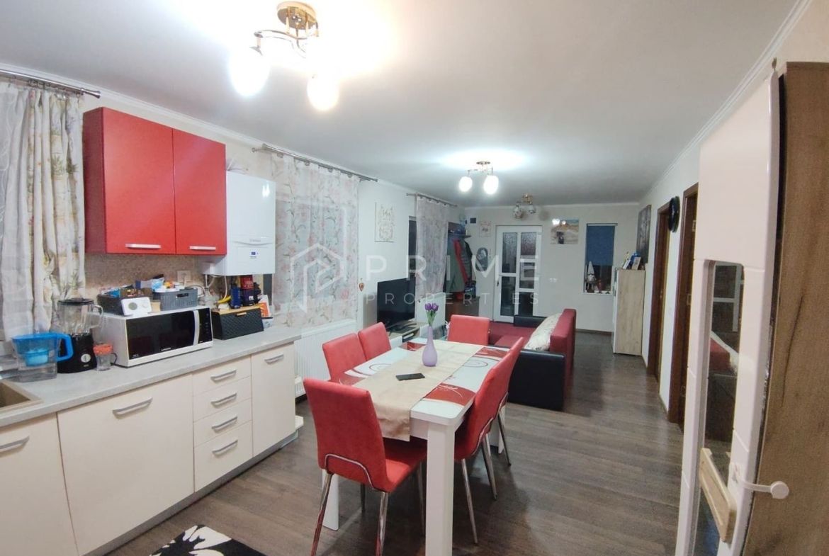 Casă superbă, pe un singur nivel – complet mobilată și utilată – Nazna