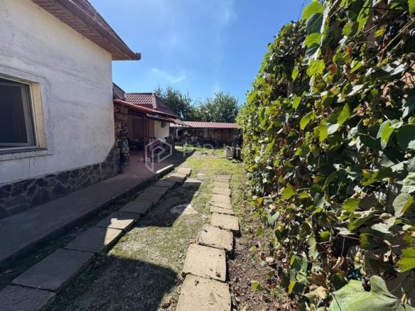 Casă familială pe un teren generos de 1.400 m² – Cristesti