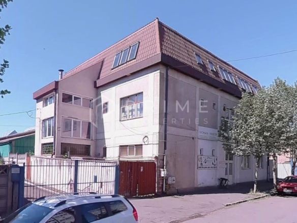 Clădire multifuncțională de vânzare – comerț, birouri și producție.