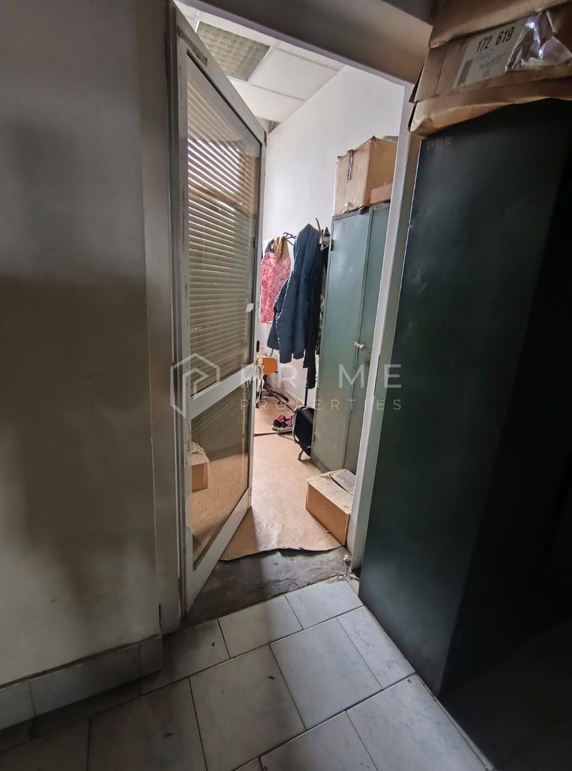 Clădire multifuncțională de vânzare – comerț, birouri și producție.