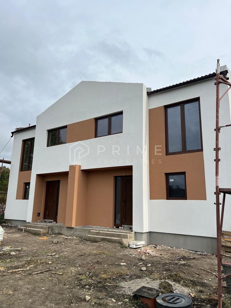 anBn-13467 Casă nouă tip duplex izolat fonic în Livezeni