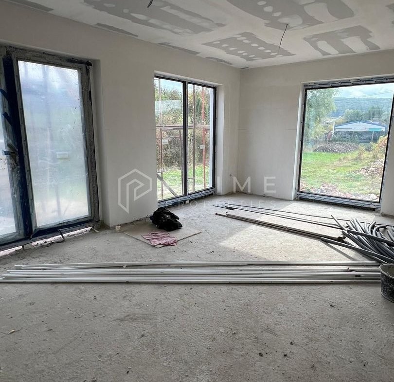 Casă nouă tip duplex izolat fonic în Livezeni