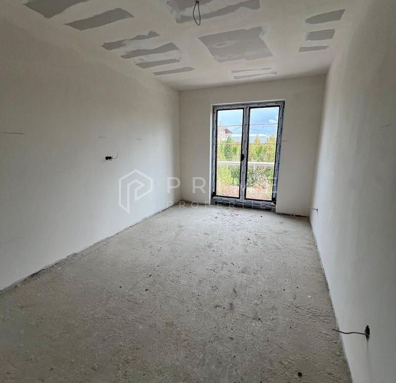 Casă nouă tip duplex izolat fonic în Livezeni
