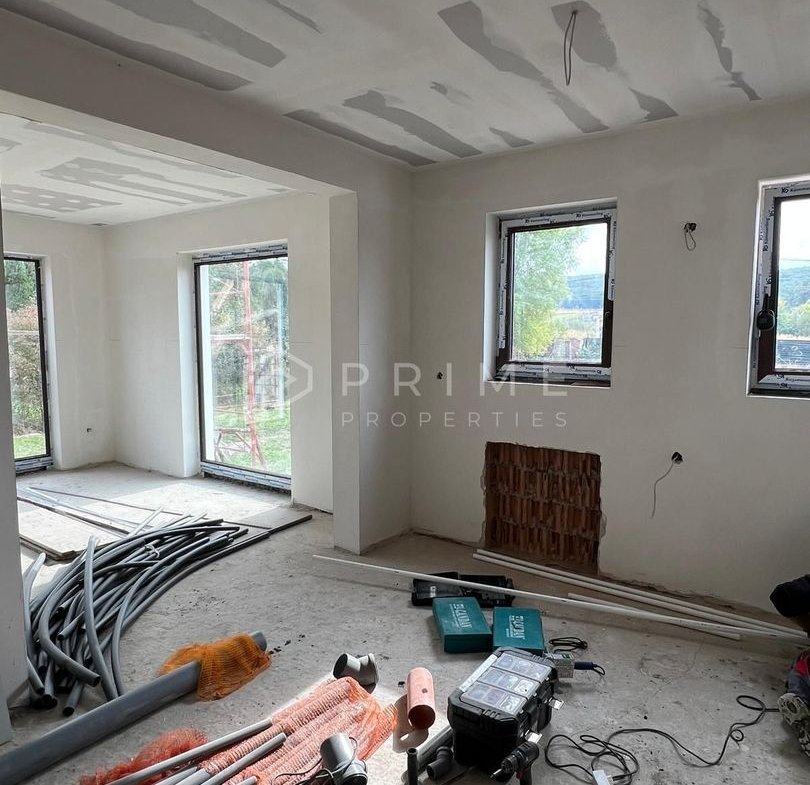 Casă nouă tip duplex izolat fonic în Livezeni