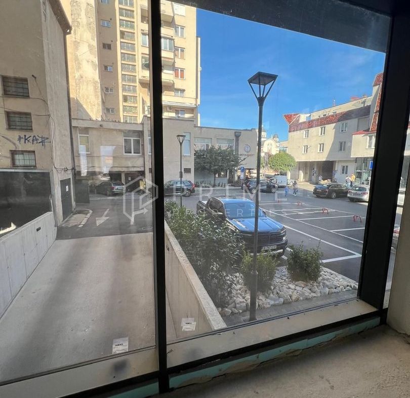 Spațiu comercial premium de închiriat, 400 mp, ultracentral Tg. Mureș
