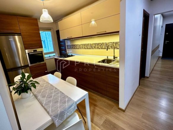 Apartament cu 3 camere + garaj în Tudor