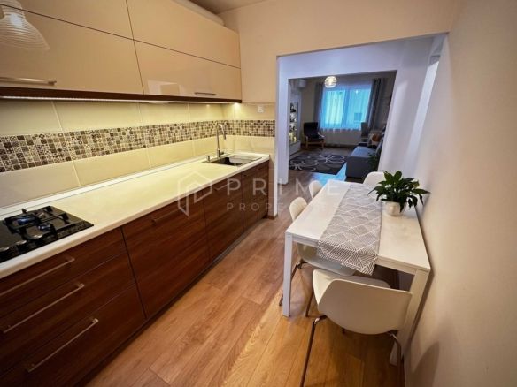Apartament cu 3 camere + garaj în Tudor