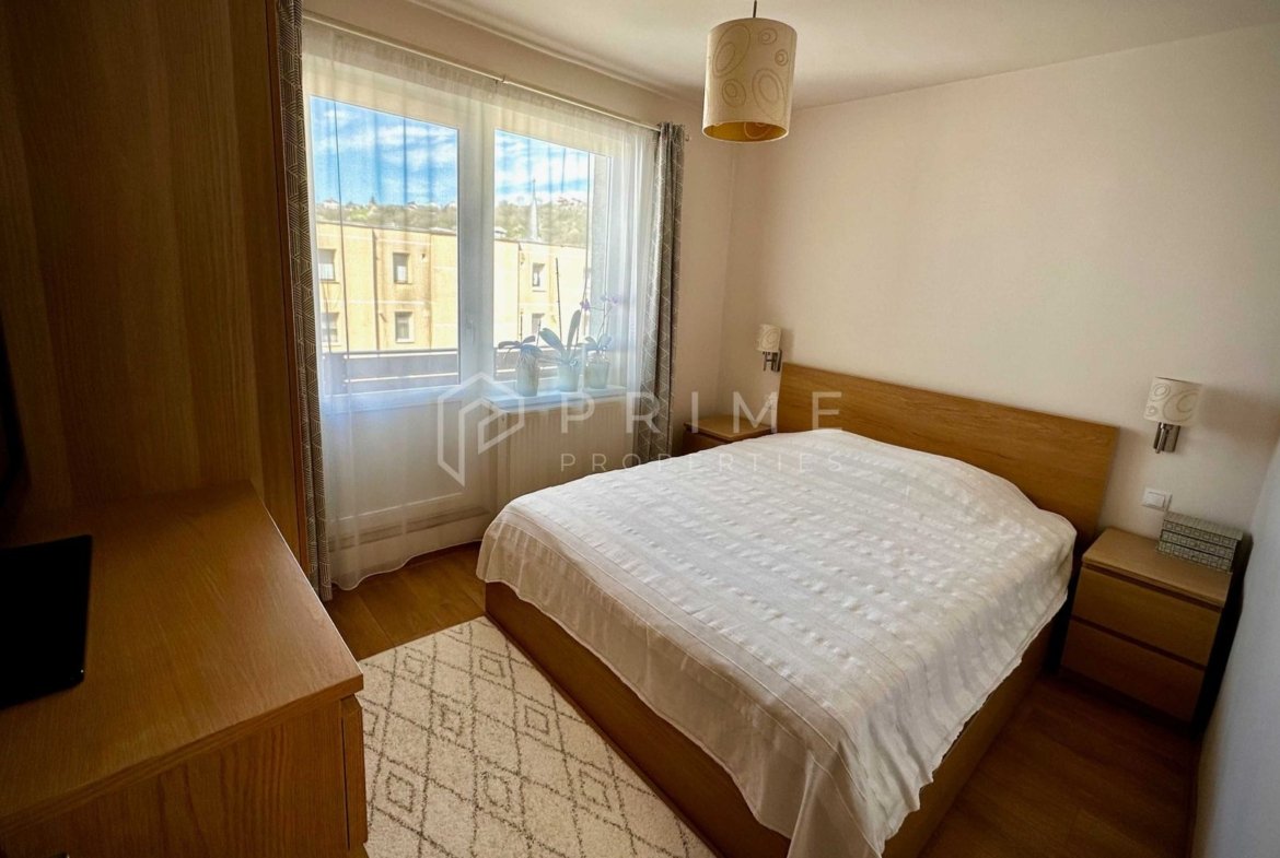 Apartament cu 3 camere + garaj în Tudor