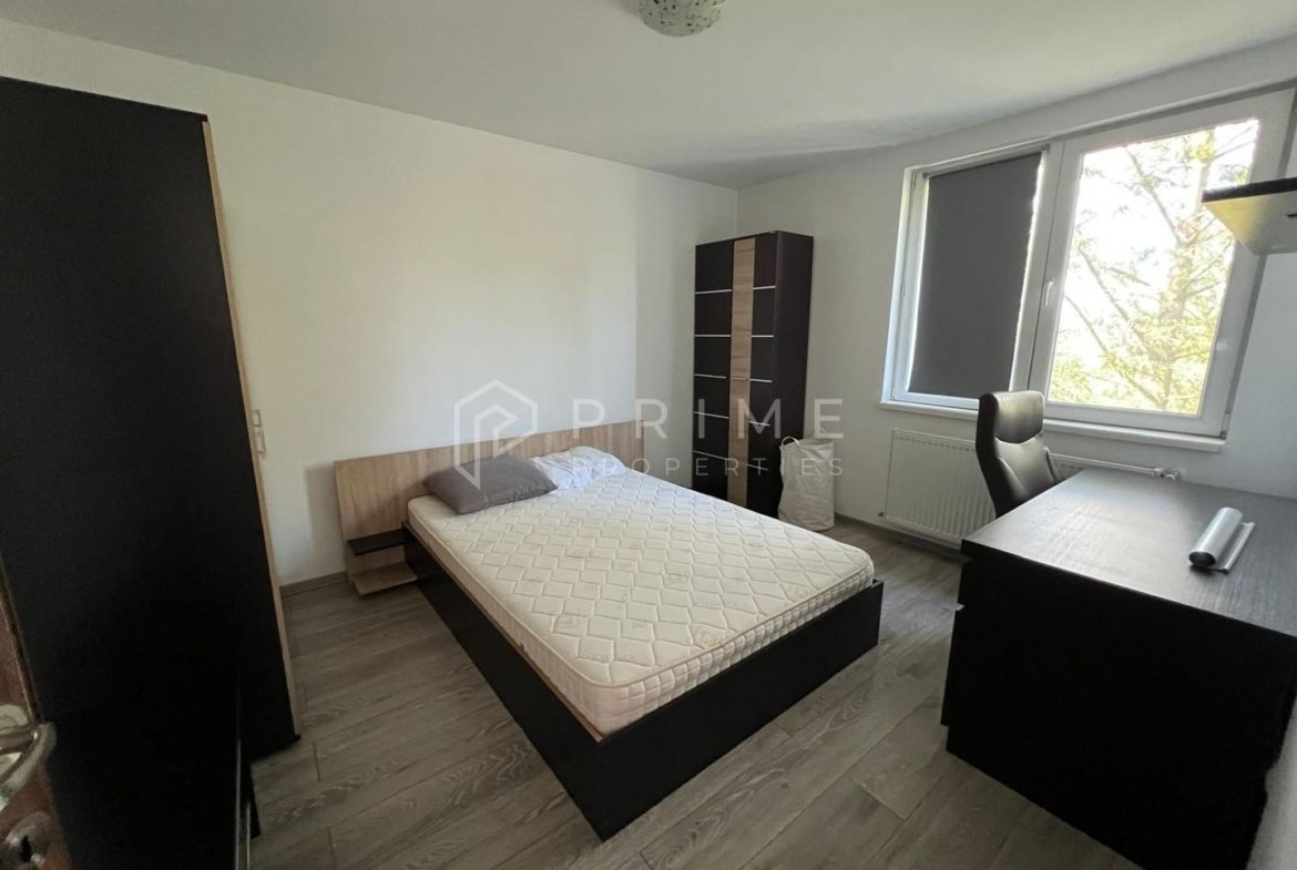 Apartament penthouse cu 4 camere de vânzare în Cornișa