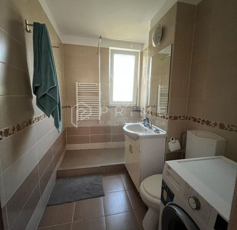 Apartament penthouse cu 4 camere de vânzare în Cornișa