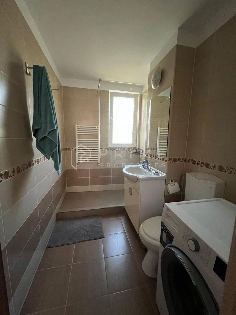 Apartament penthouse cu 4 camere de vânzare în Cornișa