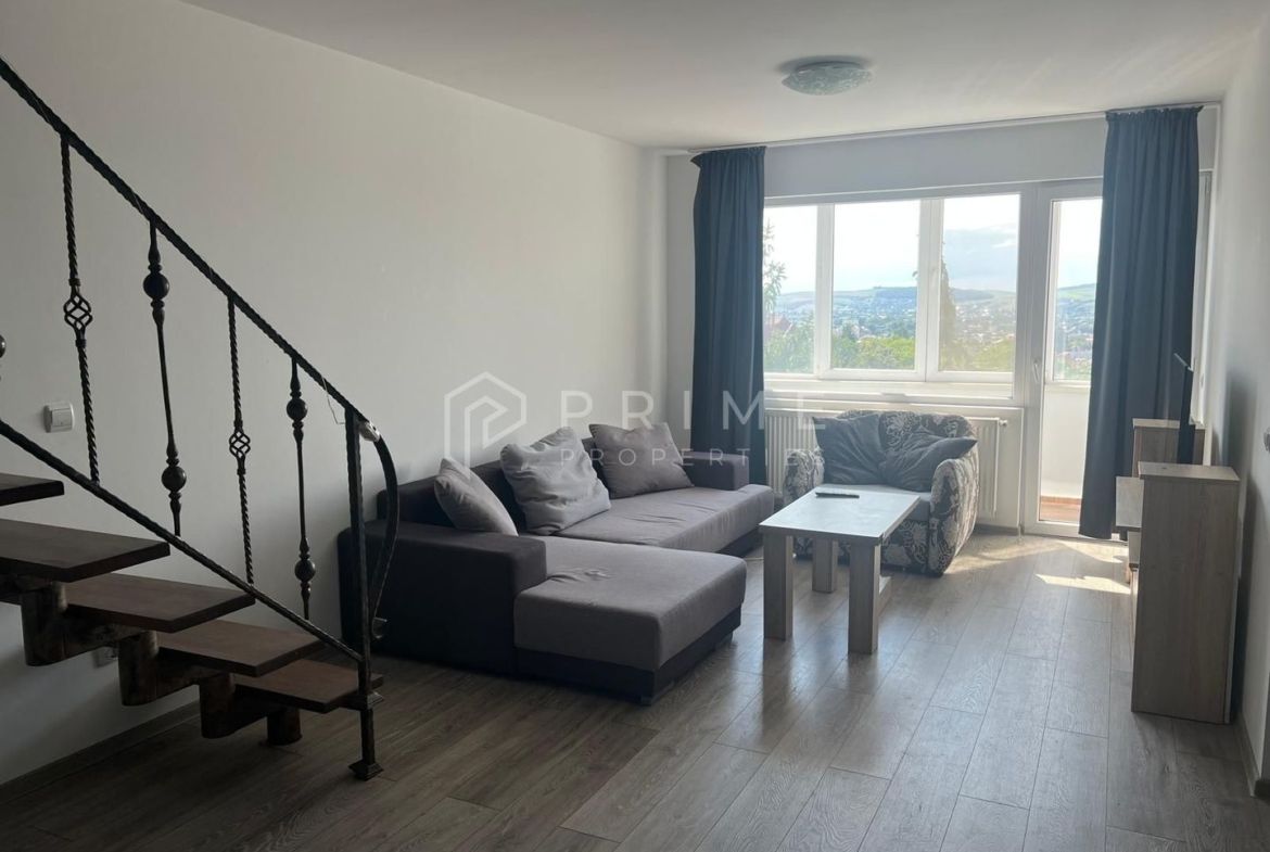 Apartament penthouse cu 4 camere de vânzare în Cornișa