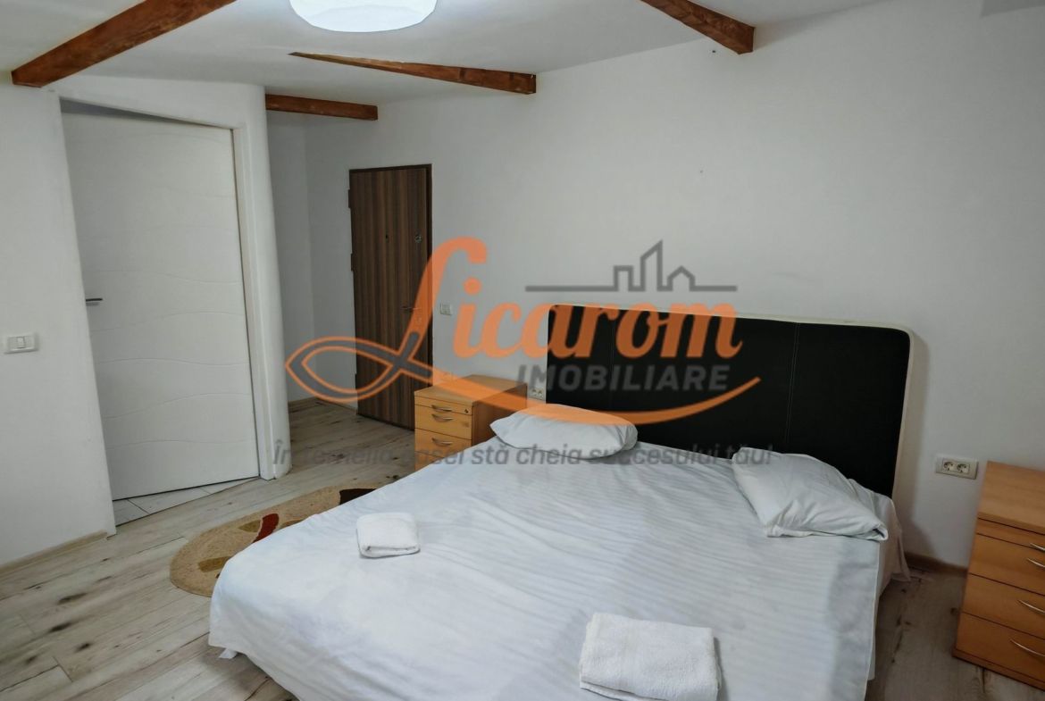 Vila 10 camere,pretabil compartimentare in 2 unitati separate,ASTRA.