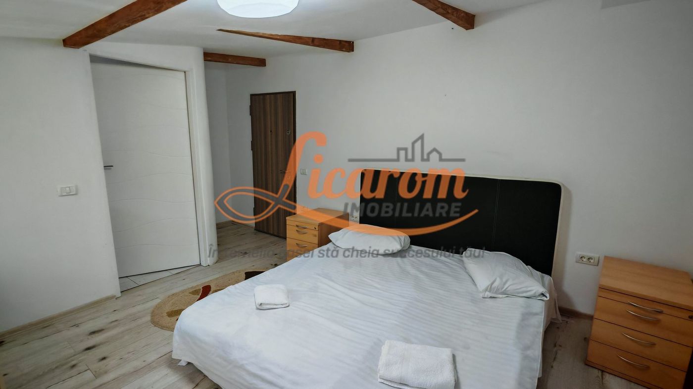 Vila 10 camere,pretabil compartimentare in 2 unitati separate,ASTRA.