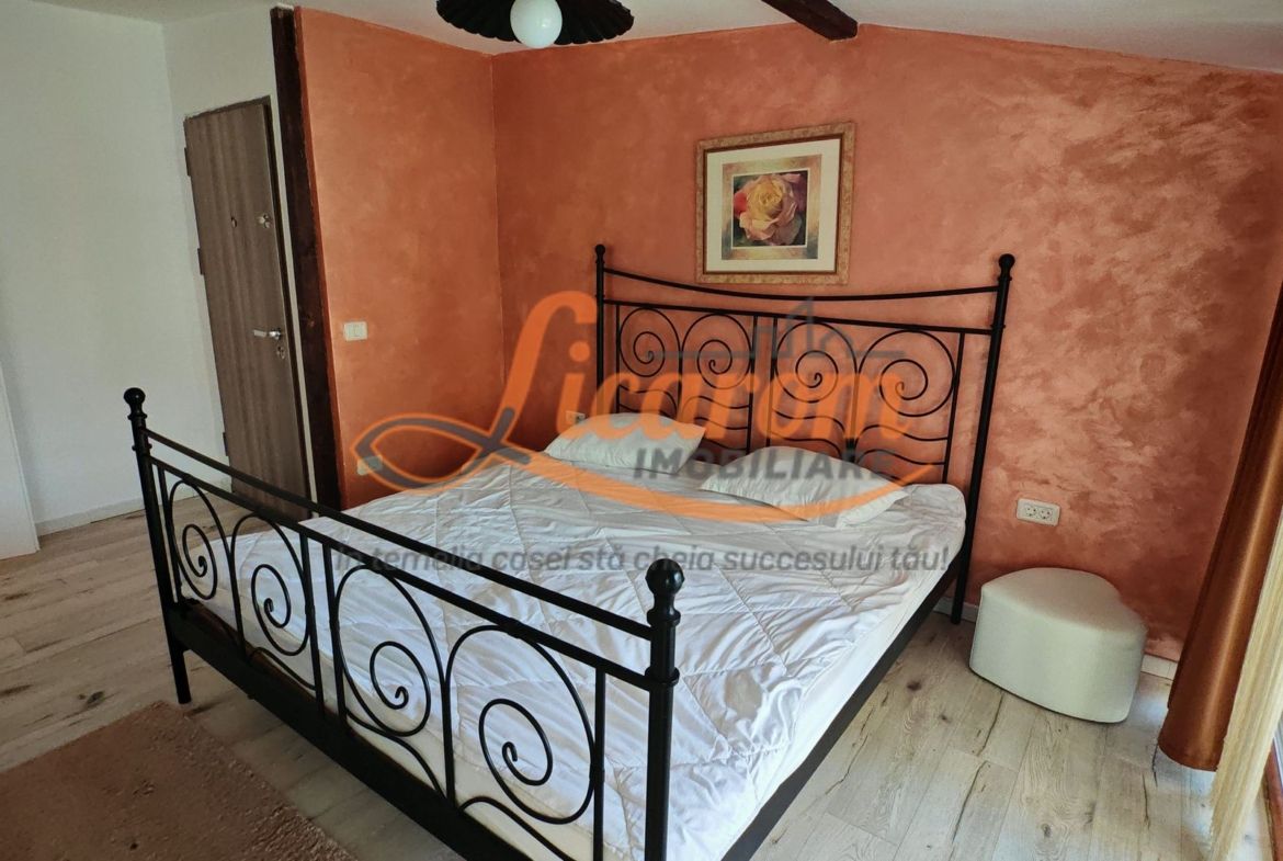 Vila 10 camere,pretabil compartimentare in 2 unitati separate,ASTRA.