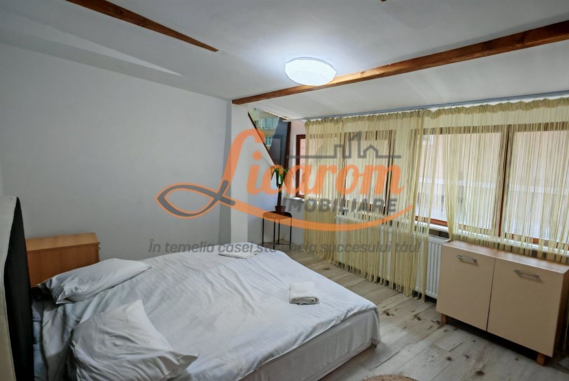 Vila 10 camere,pretabil compartimentare in 2 unitati separate,ASTRA.