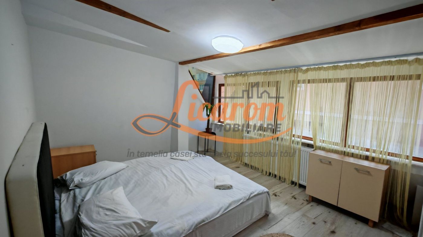 Vila 10 camere,pretabil compartimentare in 2 unitati separate,ASTRA.