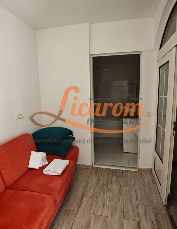 Vila 10 camere,pretabil compartimentare in 2 unitati separate,ASTRA.