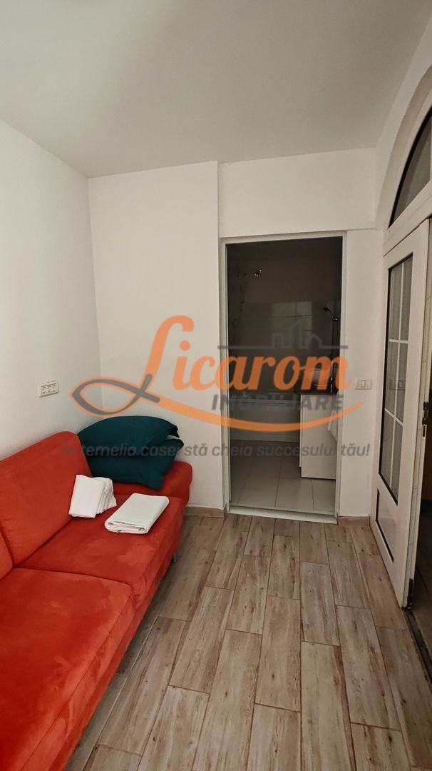 Vila 10 camere,pretabil compartimentare in 2 unitati separate,ASTRA.