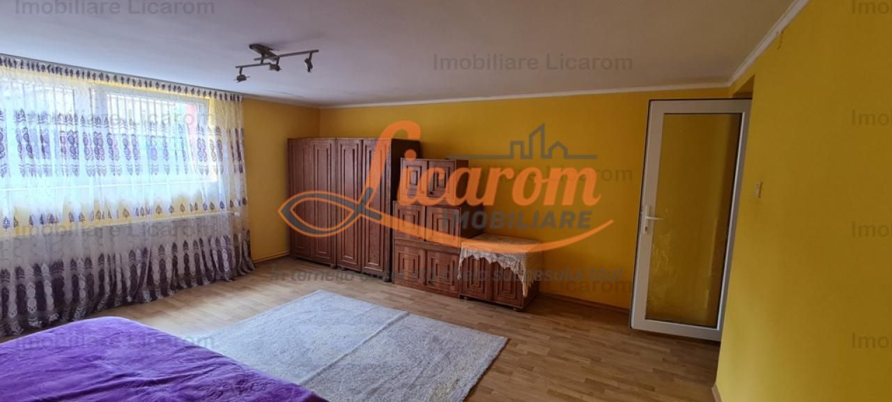 anBn-13759 Casa individuala cu 2 apartamente, 6 camere,teren 403 mp,ASTRA.
