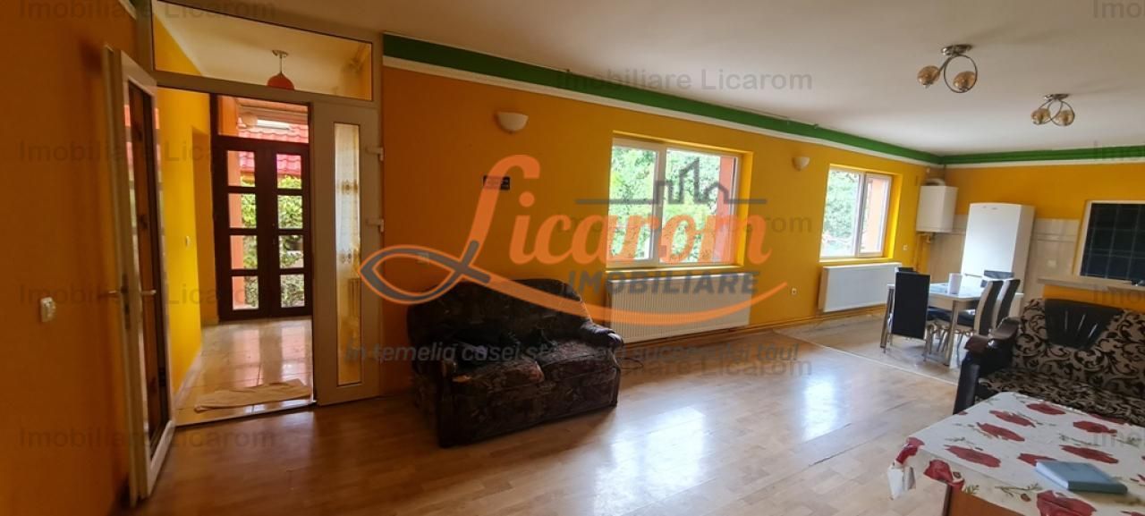 anBn-13768 Casa individuala cu 2 apartamente, 6 camere,teren 403 mp,ASTRA.
