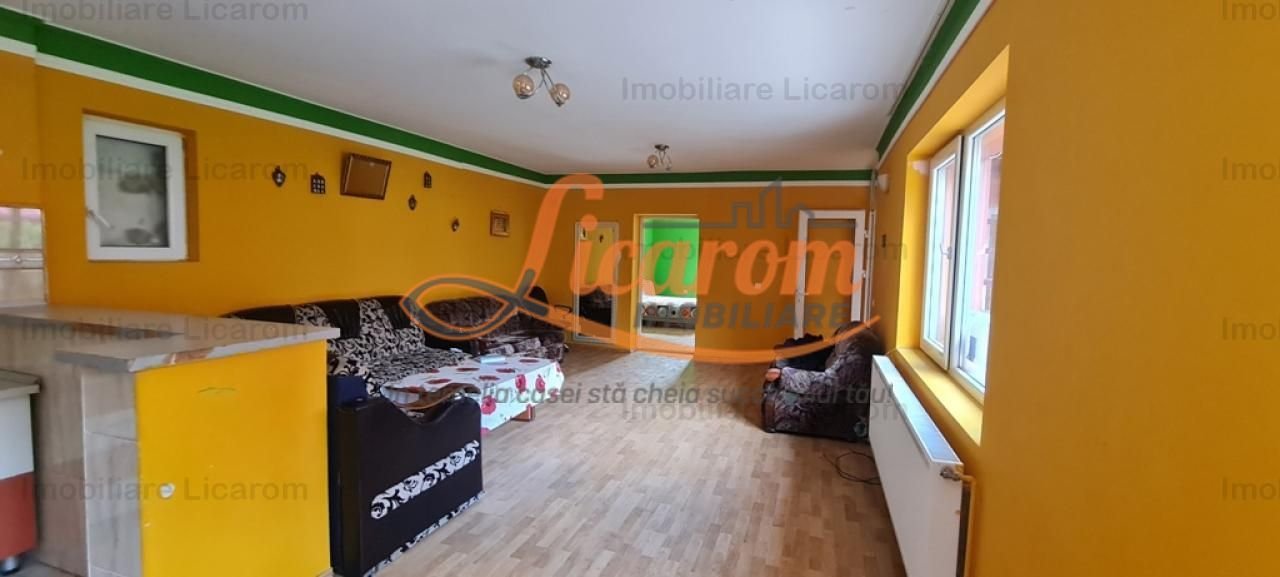 anBn-13772 Casa individuala cu 2 apartamente, 6 camere,teren 403 mp,ASTRA.