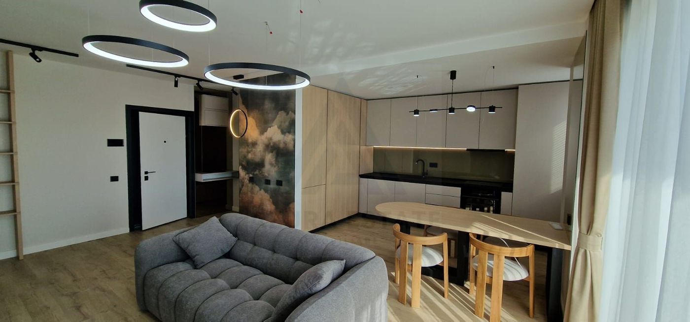 Apartament lux 80 mp utili 3 camere 2 bai si parcare subterana