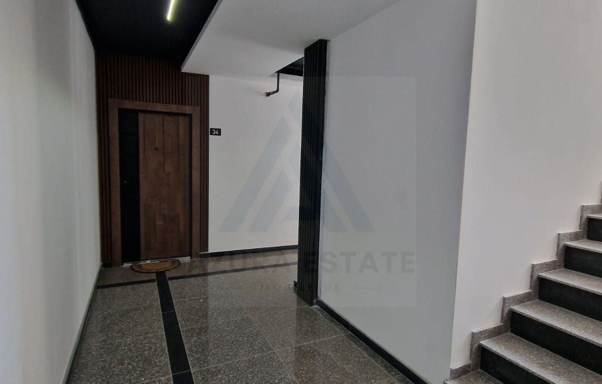 Apartament lux 80 mp utili 3 camere 2 bai si parcare subterana
