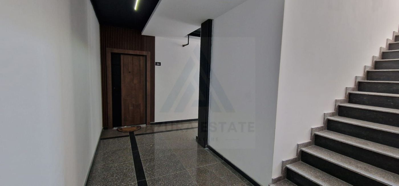 Apartament lux 80 mp utili 3 camere 2 bai si parcare subterana