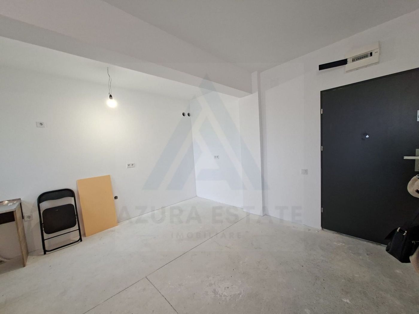 Studio 37.5 mp utili cu balcon 7.3 mp si baie generosa in zona Rahovei
