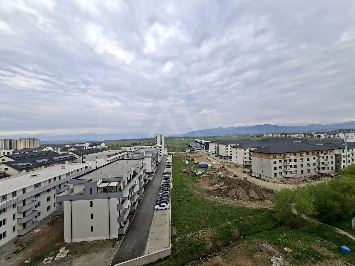 Studio 37.5 mp utili cu balcon 7.3 mp si baie generosa in zona Rahovei
