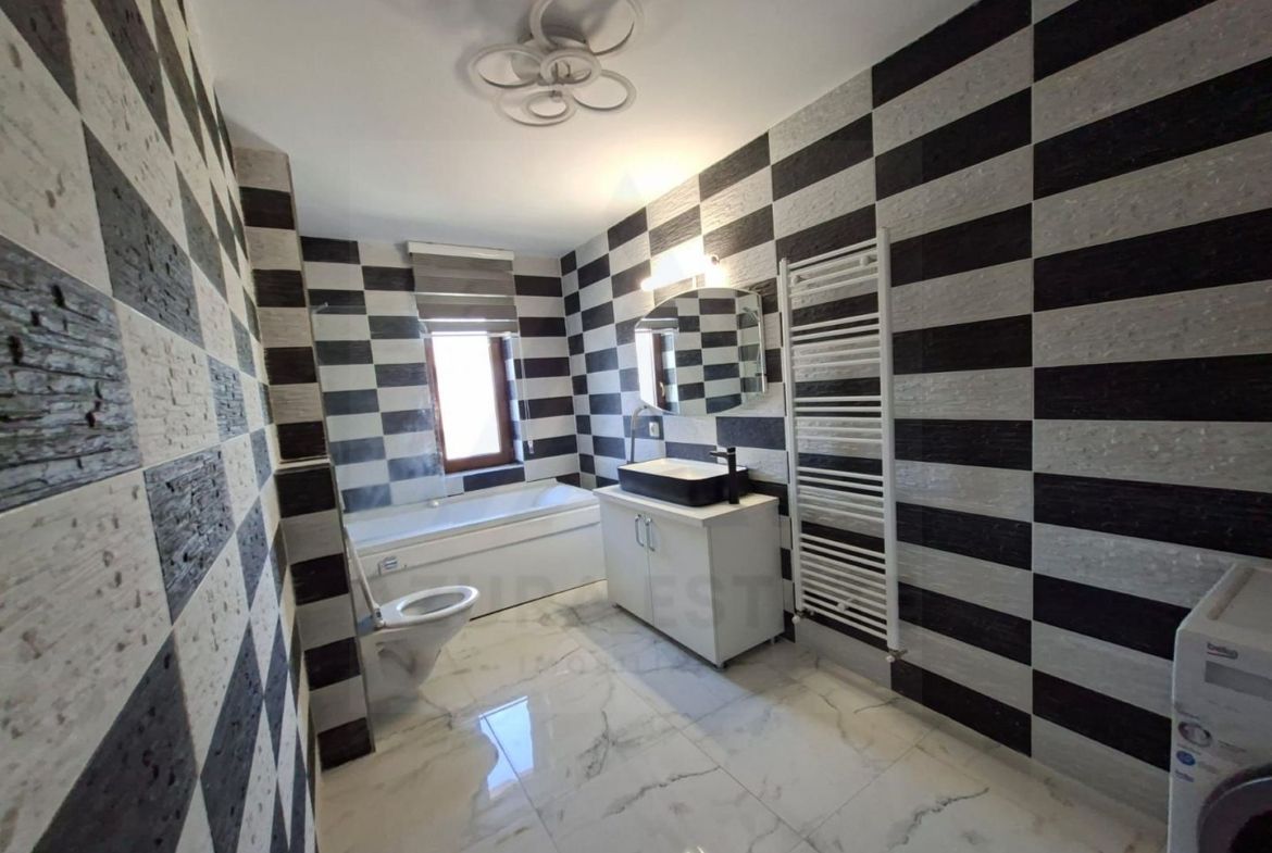 Penthouse modern 101 mp 2 bai terase 40 mp si 2 parcari pe Dna Stanca