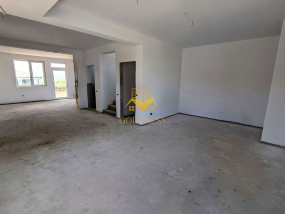 Vila, 4 Camere, Dezmir, Constructie Noua, 450 mp, 4 Bai, 2 Parcari
