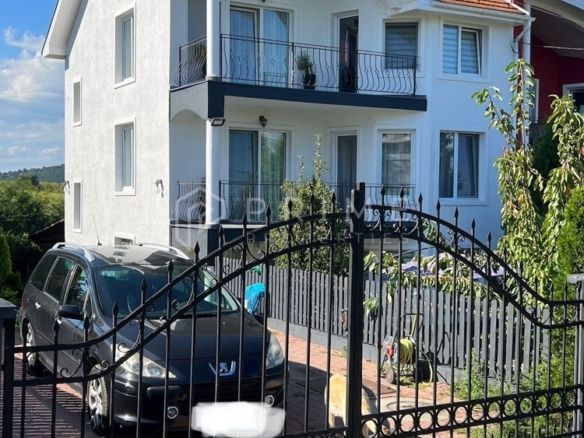 Casă spațioasă structurată pe 4 niveluri – Corunca, zona Rompetrol